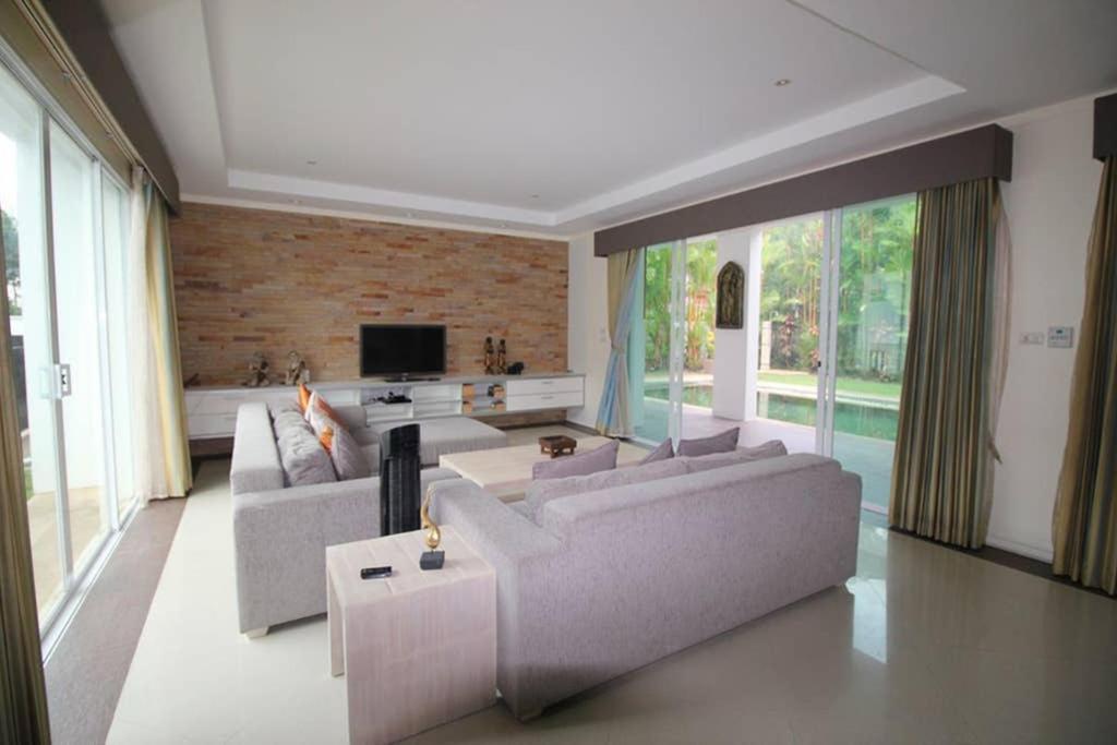 4 Bedroom Villa Kamala Beach Phuket Bagian luar foto