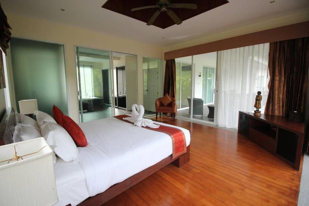 4 Bedroom Villa Kamala Beach Phuket Bagian luar foto